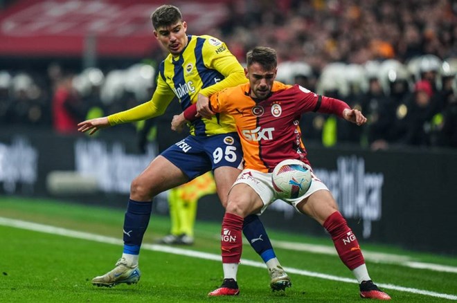 Yunus Akgün'den Galatasaray'a kötü haber: Daha yeni sahalara dönmüştü