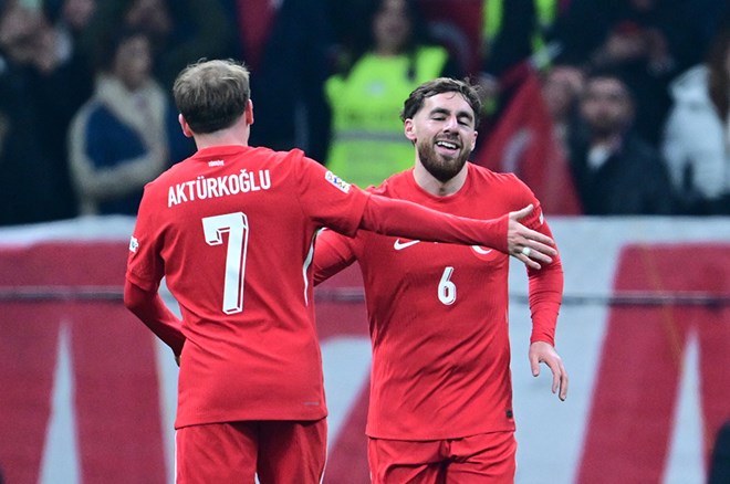 Kerem Aktürkoğlu'nun milli maçtaki hareketi gündeme oturdu: Portekiz'de manşetler yıkılıyor