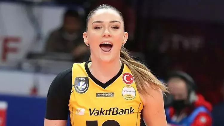 Vakıfbank Zehra Güneş ile sözleşme yenilendiğini resmen açıkladı!