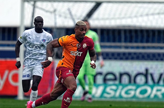 Kasımpaşa-Galatasaray maçındaki penaltı pozisyonları: Trio ekibi ne dedi?